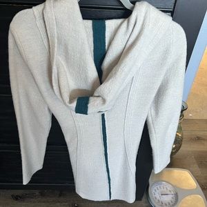 Wool wrap -hooded
